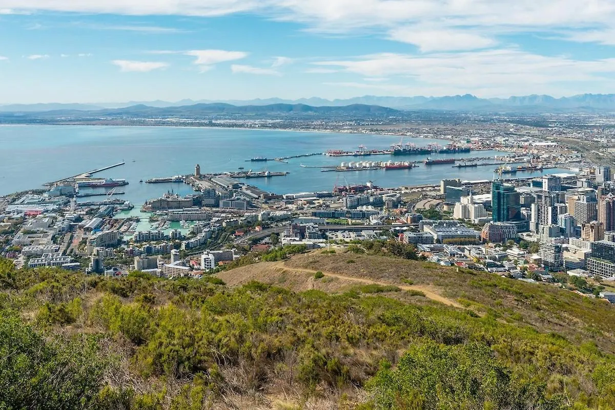 Daire Loadshedding Free, Secure, Rooftop Pool- Wifi Cape Town