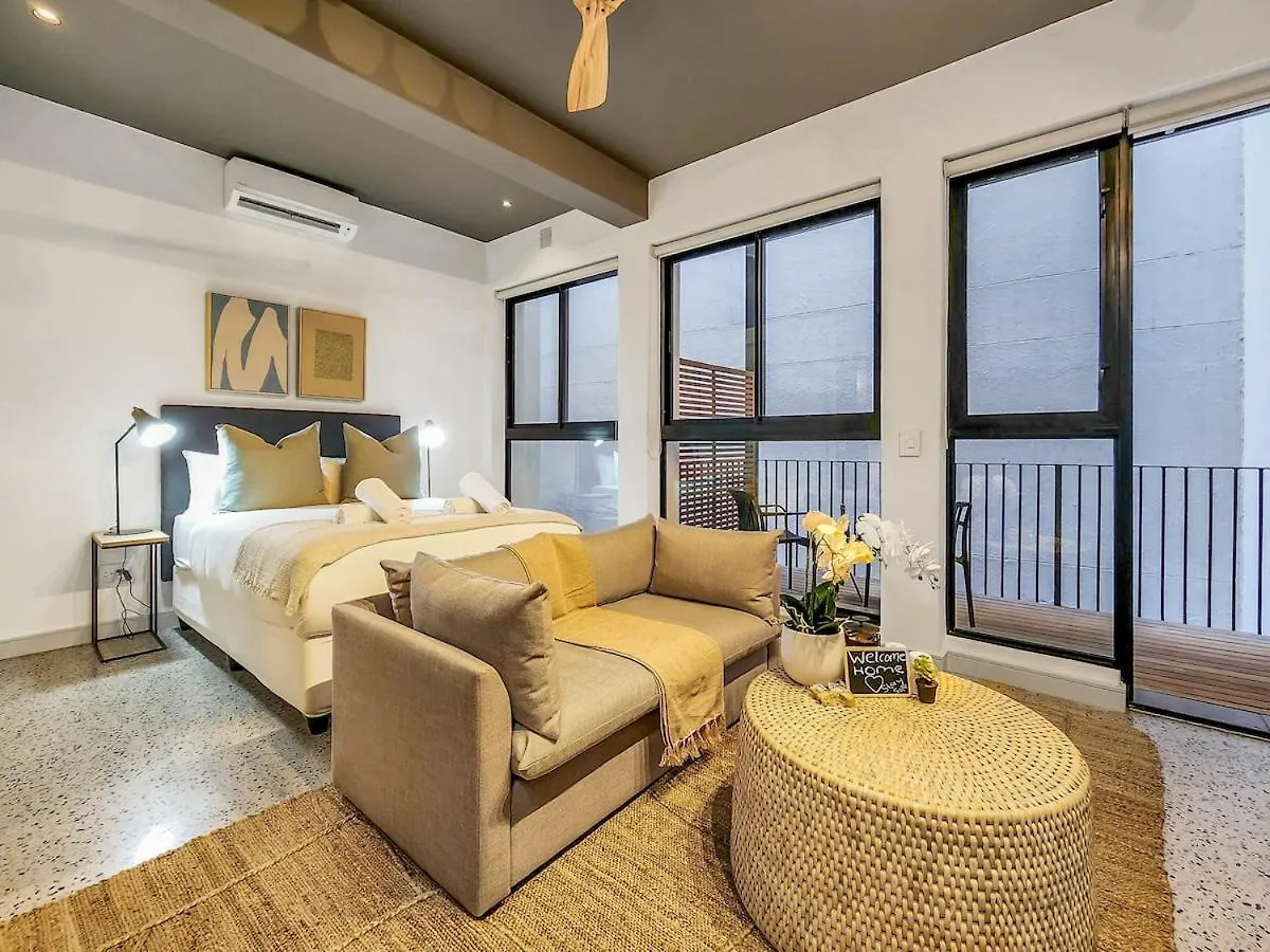 Loadshedding Free, Secure, Rooftop Pool- Wifi Cape Town Daire